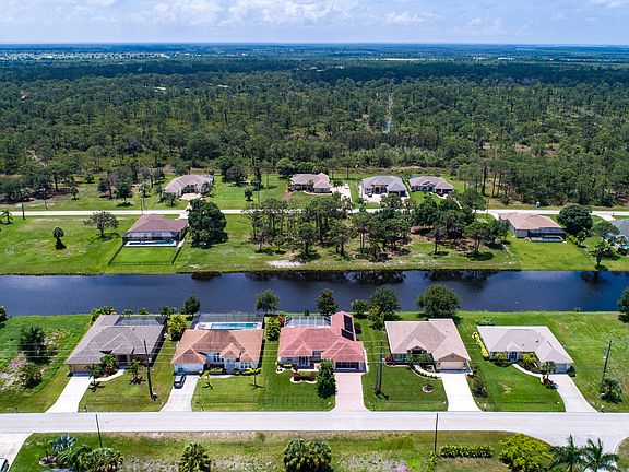 4th image of 1061 Rotonda Cir