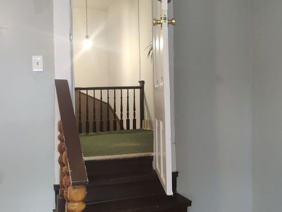 5th image of 908 E Main St #5