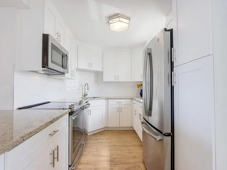 130 Lakeshore Dr #923 — Photo 7
