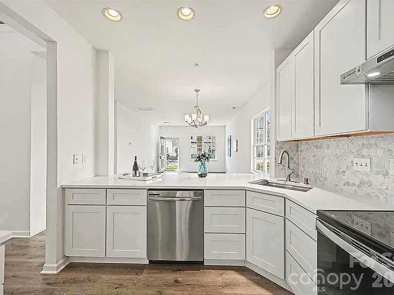12010 Royal Castle Ct — Photo 4