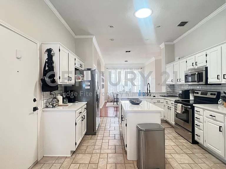 10613 Tallahassee Dr — Photo 6