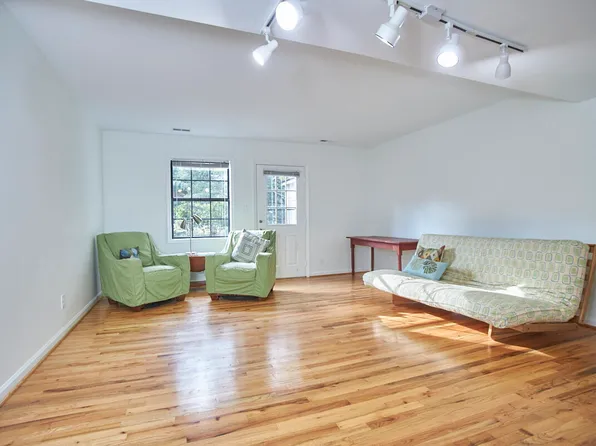 105 Fidelity St APT B6, Carrboro, NC 27510