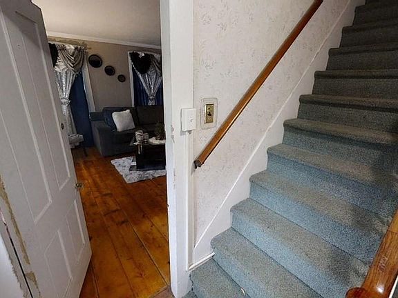 3rd image of 157 Woodland Ave