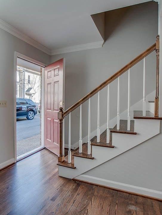 2nd image of 212 Acklen Park Dr