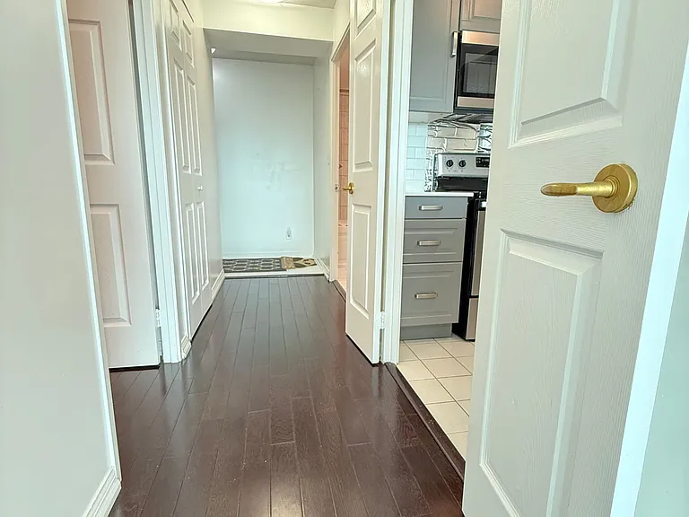 18 Lee Centre Dr #708 — Photo 3