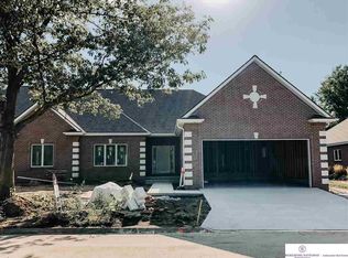 6411 Lone Tree Dr, Lincoln, NE 68512