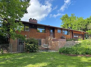 814 W 31st St, Kearney, NE 68845