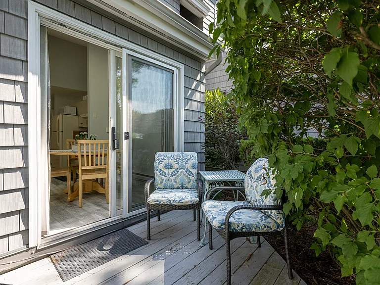 146 W Grand Ave #79 — Photo 21