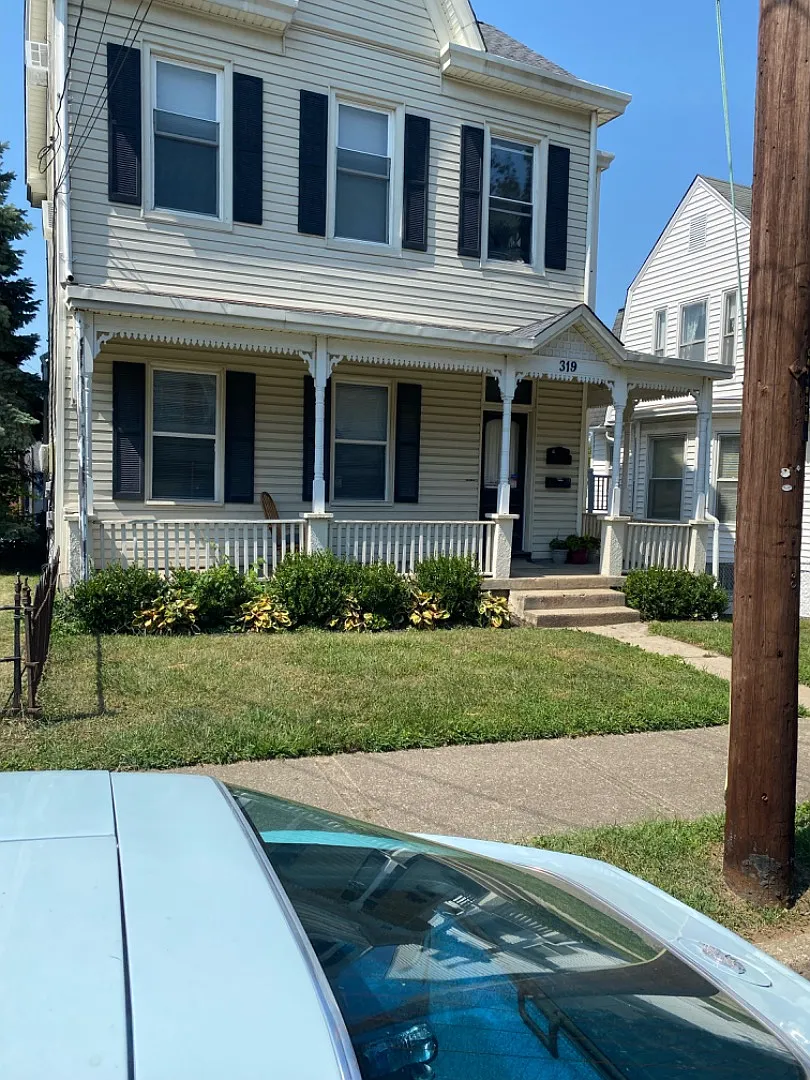 319 8th Ave #A photo 1