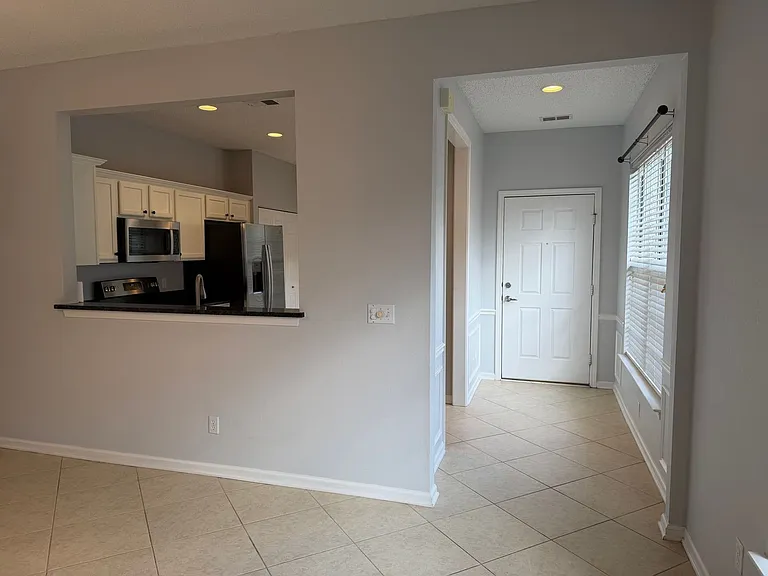 28 Darby Creek Ct — Photo 3