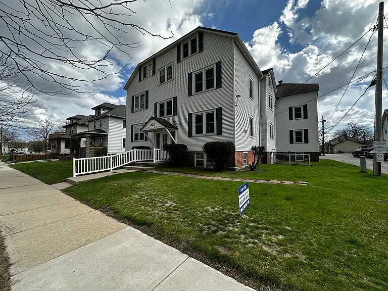 822 Pine St — Photo 48