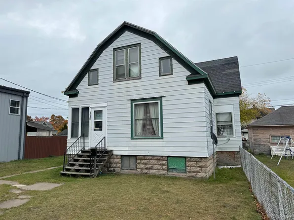 216-218 Stephenson Ave, Escanaba, MI 49829