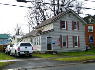 14 Oswego St, Camden, NY 13316