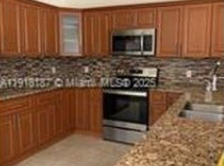 5496 NW 4th St, Miami, FL 33126