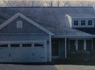6 Sunflower Ter, Clifton Park, NY 12065