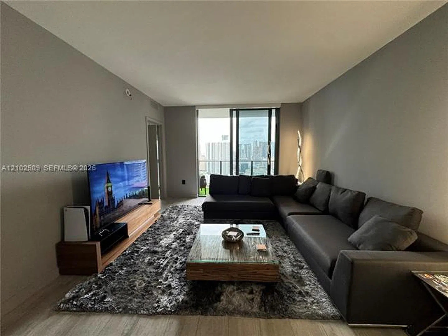 45 SW 9th St cu-3010, Miami, FL 33130 — Photo 1