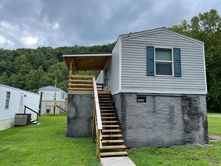 1000 Dickinson Mobile Home Park — Photo 8