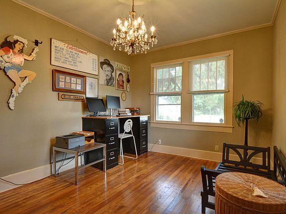 4th image of 133 Saint Rose Ave