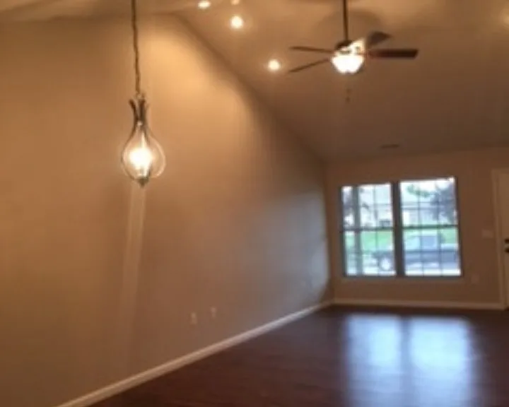 321 Lauren Circle Dr — Photo 10