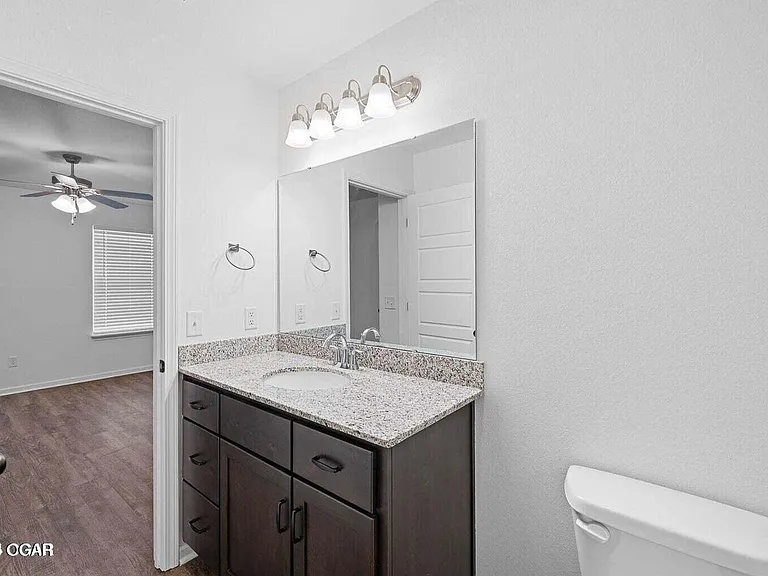 609 Short Leaf Ln — Photo 16