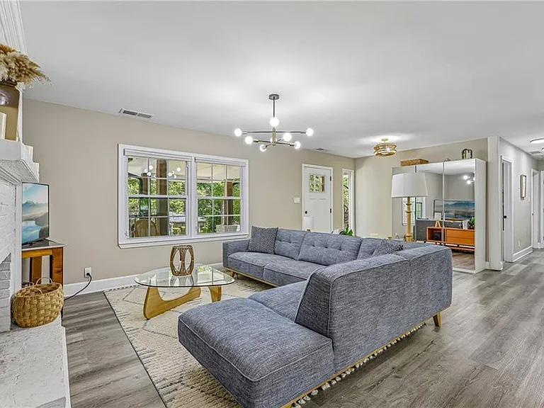 3898 Skidmore Dr — Photo 9