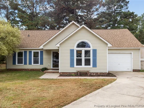 105 Rosewood Ct NW, Raeford, NC 28376