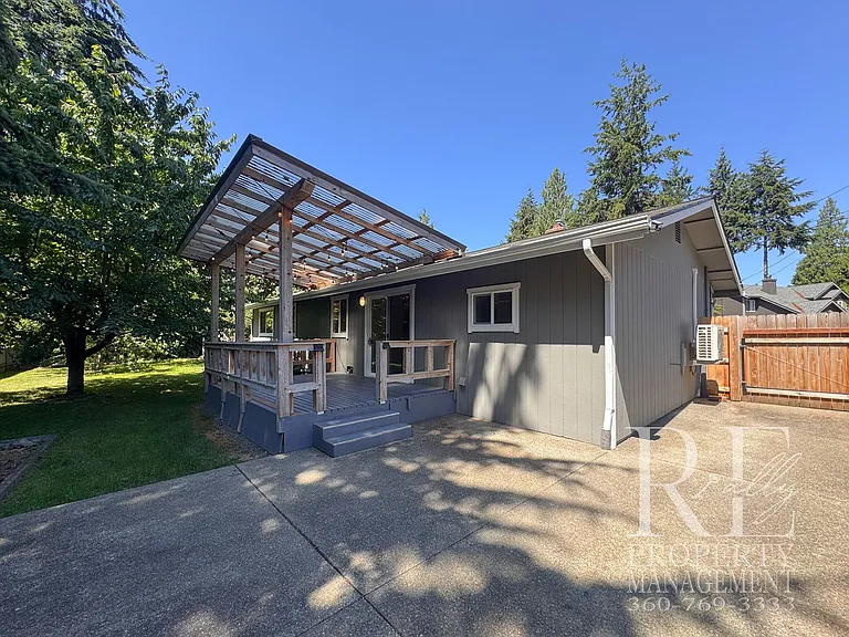 8240 NE Seawind Ave — Photo 19