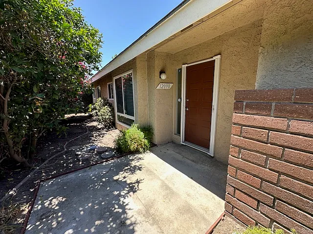 12098 Stonegate Ln — Photo 23
