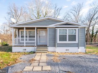 276 Burnside Dr, Falling Waters, WV 25419