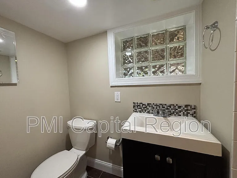 3903 Hampden St — Photo 27