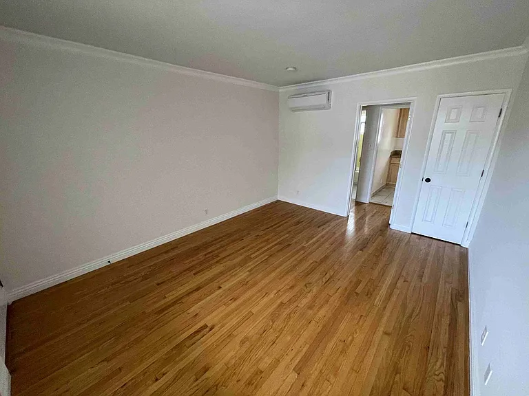 452 — Photo 3
