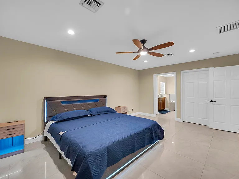 1037 SW Payne Ave — Photo 18