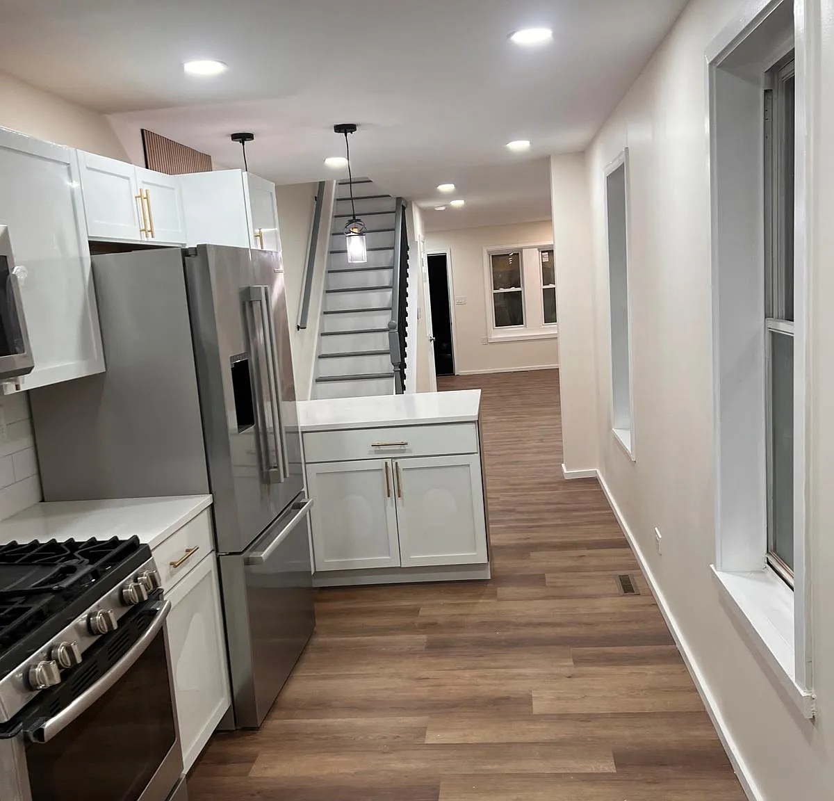 4 bed, 1.5 bath, 1361 sqft, $1,900 — Photo 3