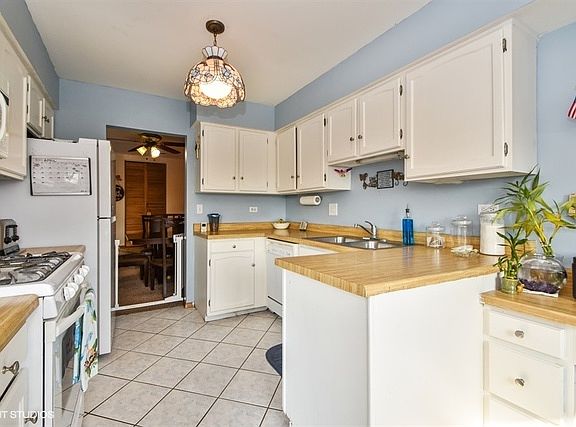 3rd image of 9136 Sandpiper Ct #2