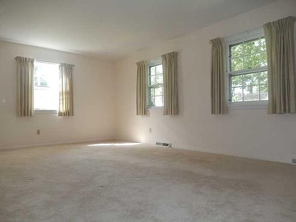 5th image of 3101 Patio Dr