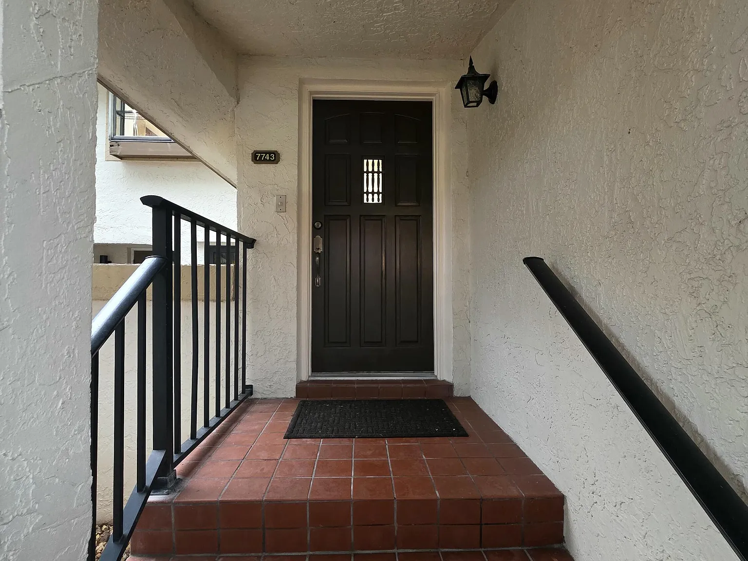 3 bed, 2.0 bath, 1572 sqft, $3,590 — Photo 4