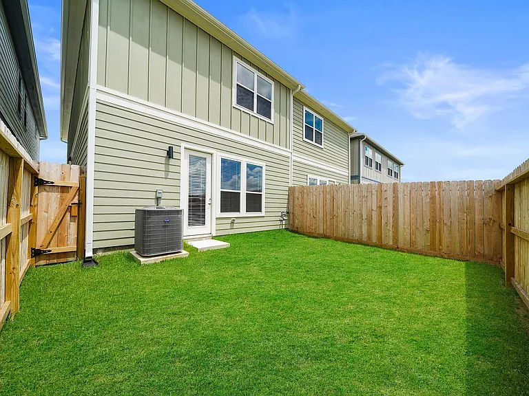 1518 Colonial Gorge Dr — Photo 32