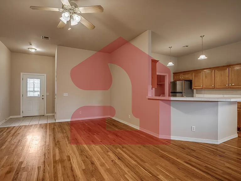 2711 Silvertree Dr — Photo 12