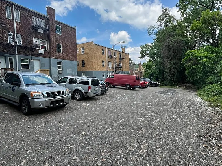 4056 Reading Rd — Photo 9