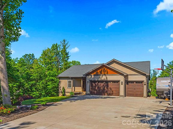3rd image of 156 Dogwood Dr