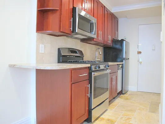 Rented by Salizzoni Realty | media 38