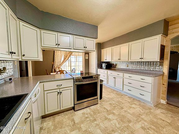 2nd image of 674 Templeton Loop