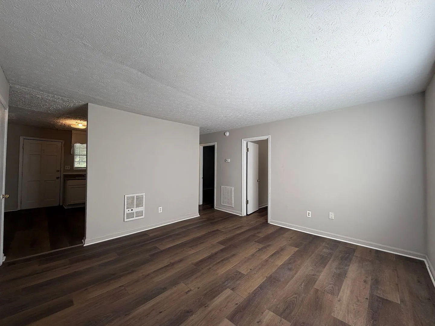 117 Pearl St — Photo 3