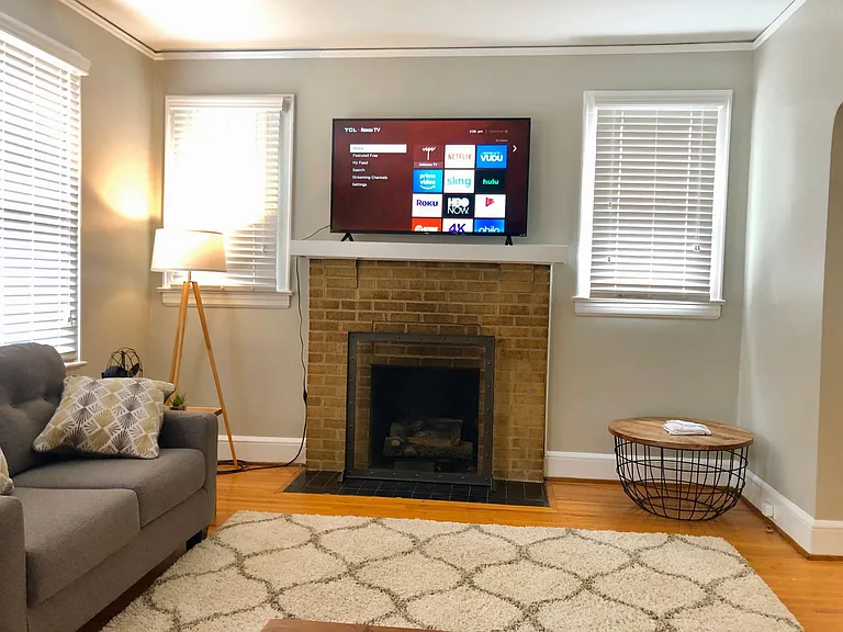 2132 Scott Ave — Photo 7
