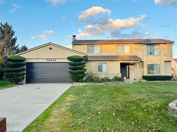 30244 Southampton Ln, Farmington Hills, MI 48331