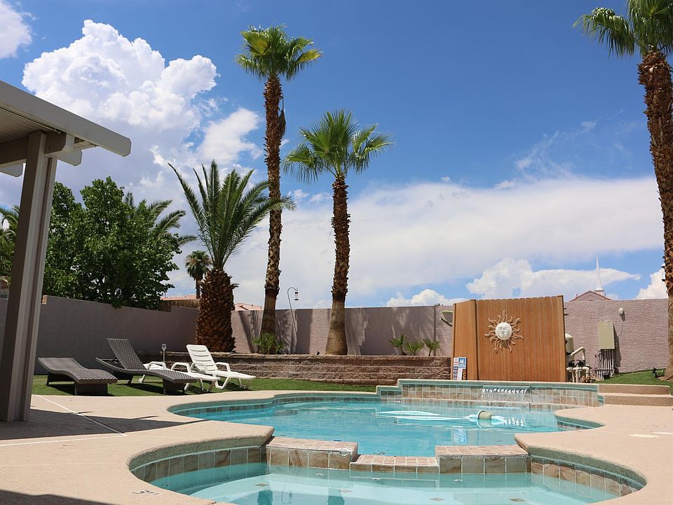 Spa and Pool area