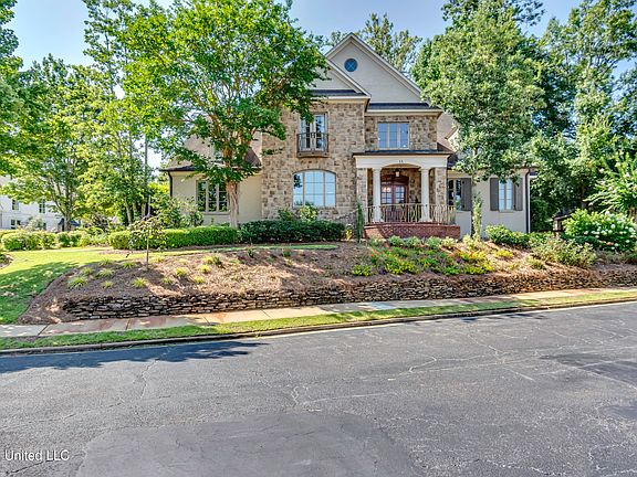 2nd image of 15 Eastparke Dr