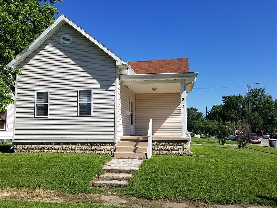 1st image of 317 E 5th St