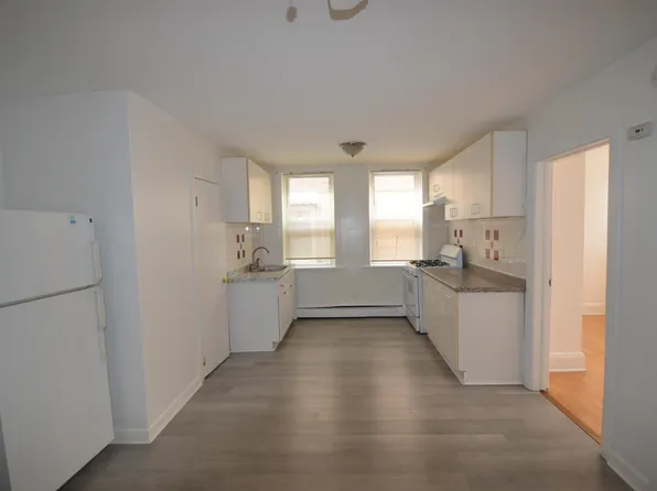 169-171 Avenue F image 2 of 15