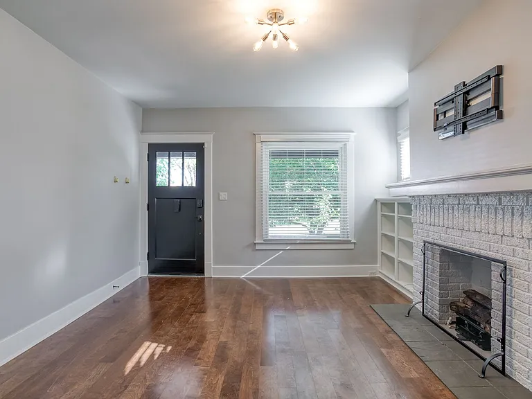 2103 Wrocklage Ave — Photo 7